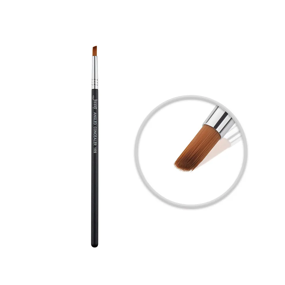 Angled Concealer Brush 169