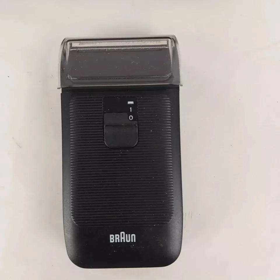 Braun Compact Vintage Shaver Boxed with Case - UNTESTED