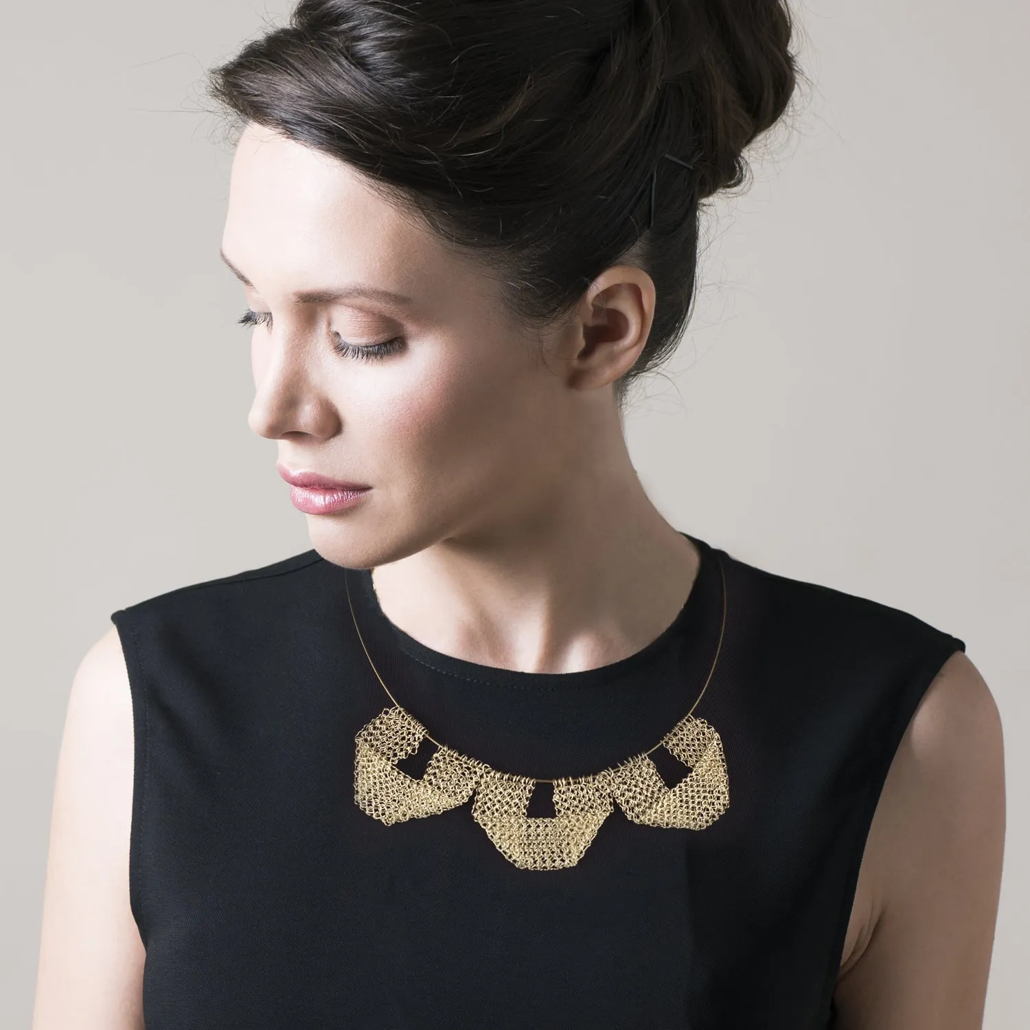 Geometric Bib necklace - Partial wire crochet pattern