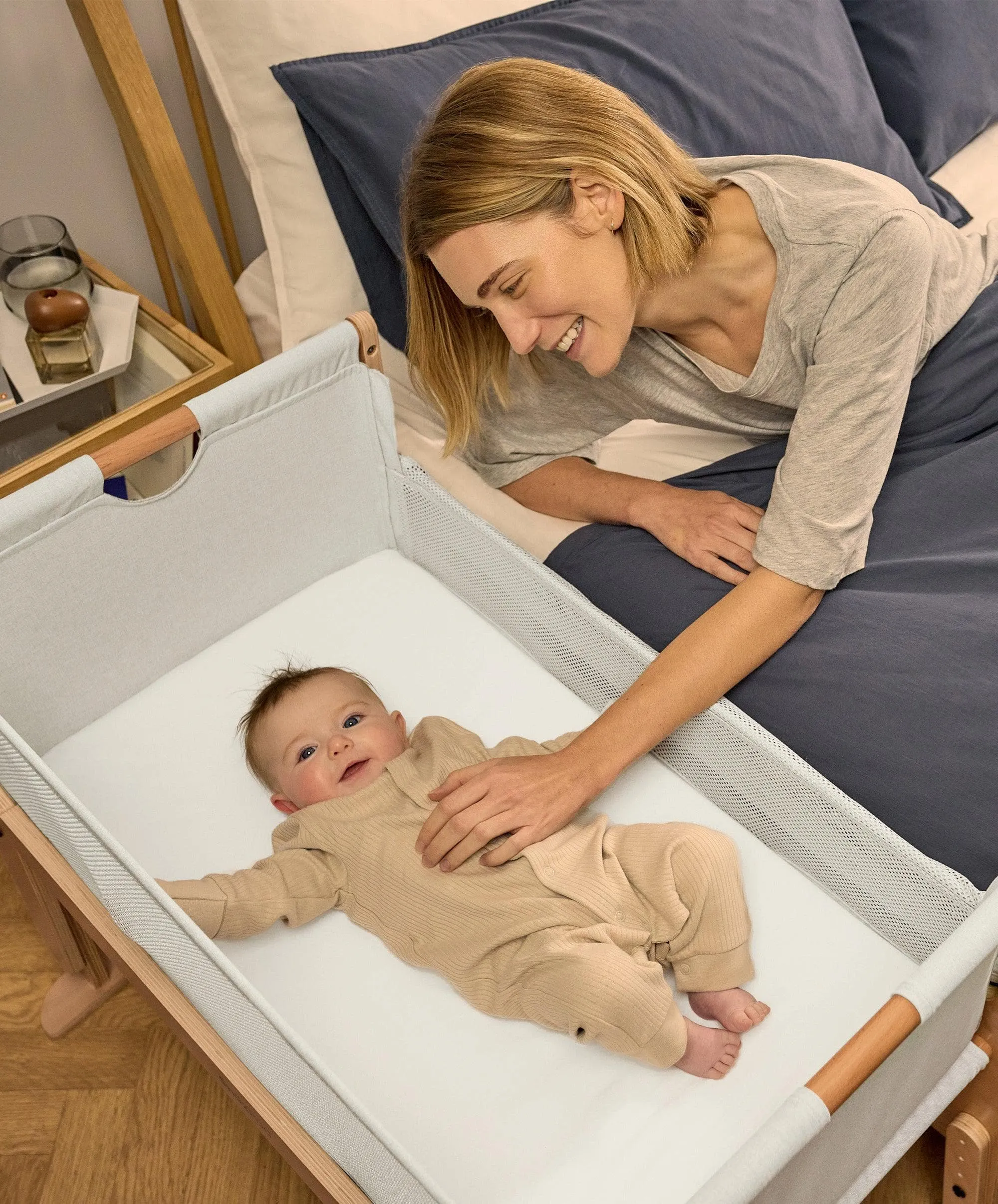 Snuzpod Studio Bedside Crib - Stockholm